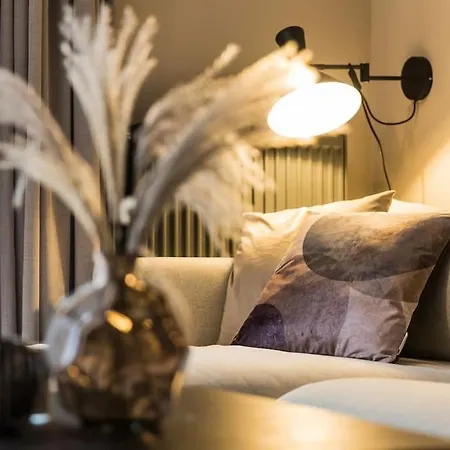 Pinot Noir Apartment